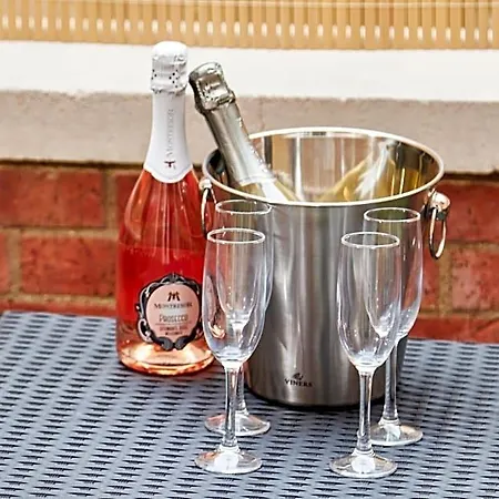 Hotel Vikings Centre Exclusive Offers With Private Parking & Terrace York